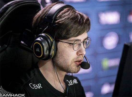 Cyku Smod 完成了追击并击杀了 xinsheng Jax 单枪匹马防守了大嘴 LNG Esports 打成了平局 Team WE